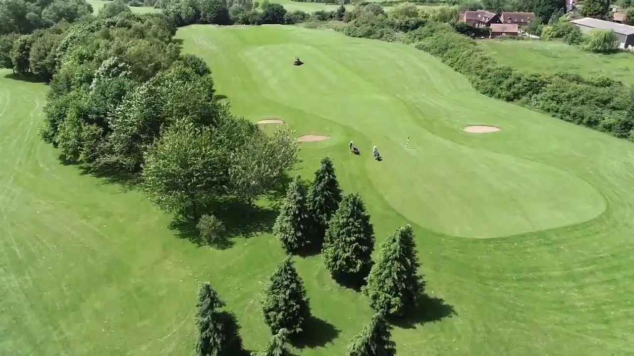 Ravenmeadow Golf Club- PGA Professional Leo Tarrant